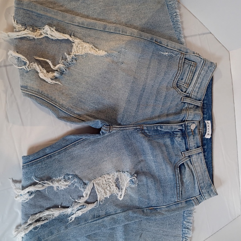 Cello Distressed Light Wash Wide Leg Jeans Size 7 Frayed Hem Ripped Denim - Picture 5 of 10